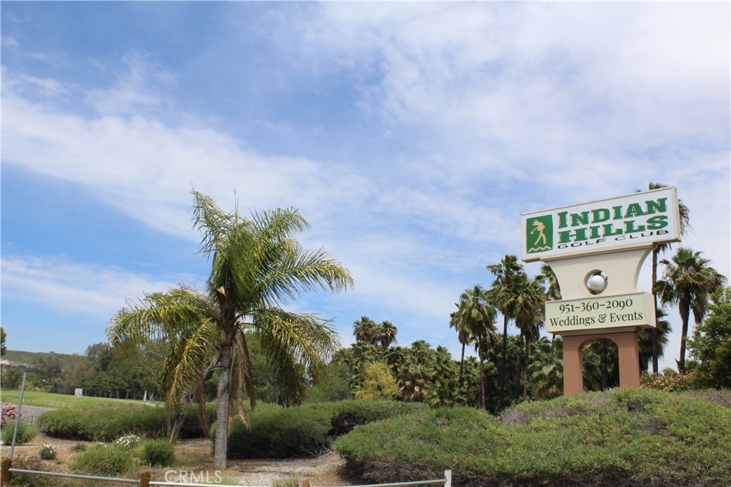 8065 Lakeside