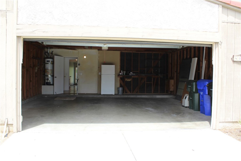 8065 Lakeside