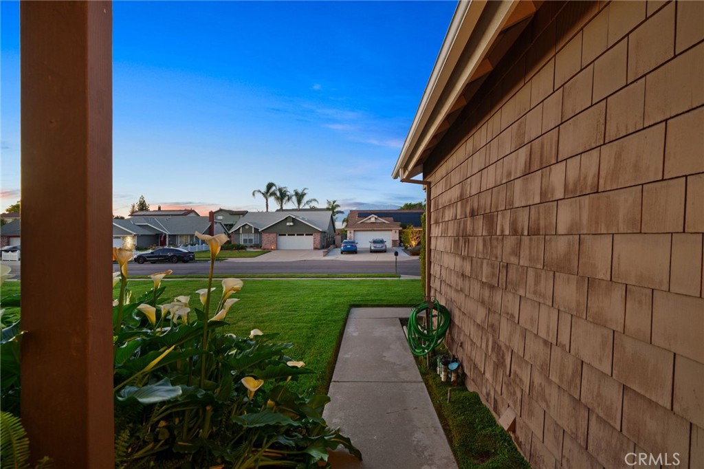 1134 E Deerfield Street