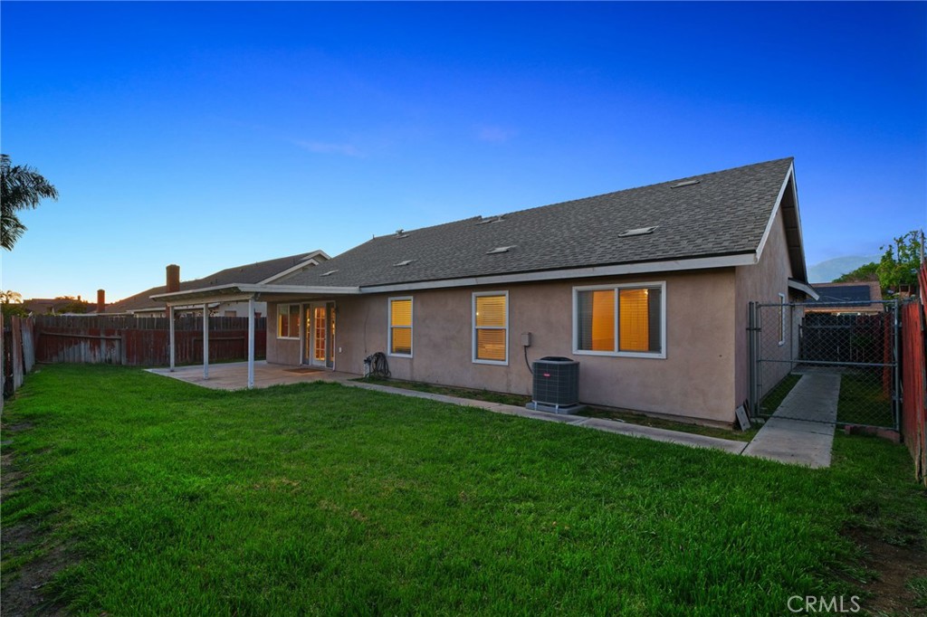 1134 E Deerfield Street