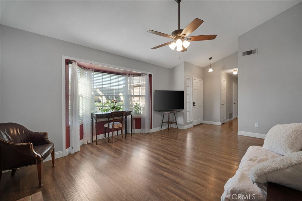 1134 E Deerfield Street