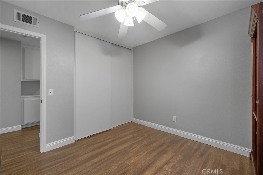 1134 E Deerfield Street