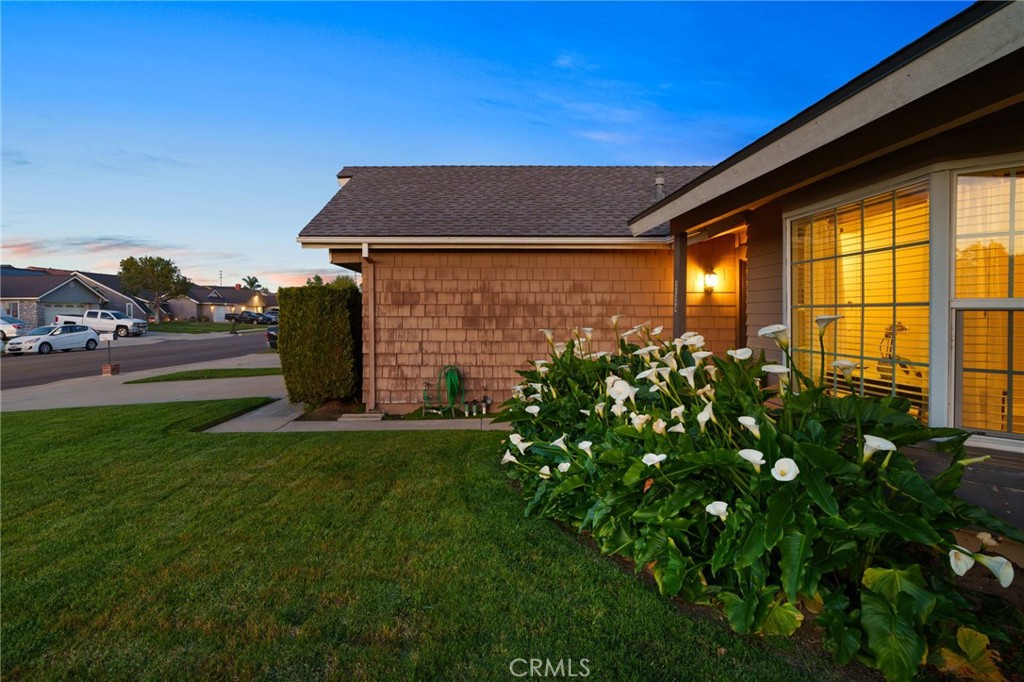 1134 E Deerfield Street