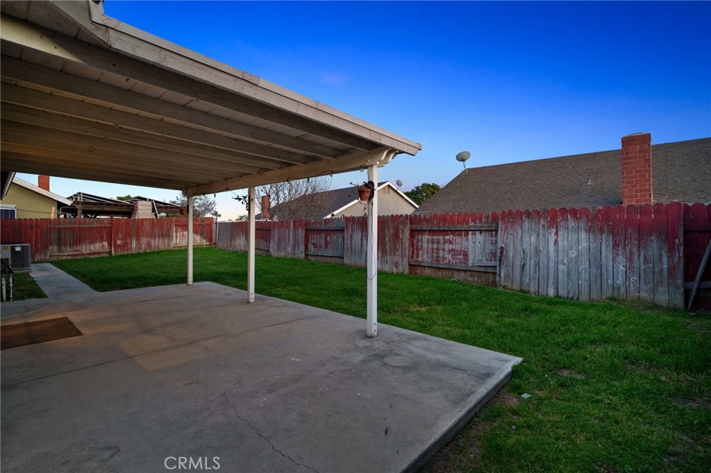 1134 E Deerfield Street