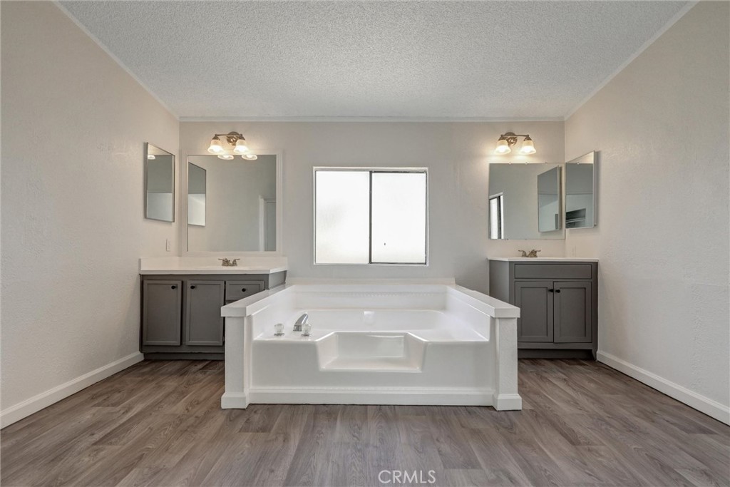 80 E Dawes Street 138