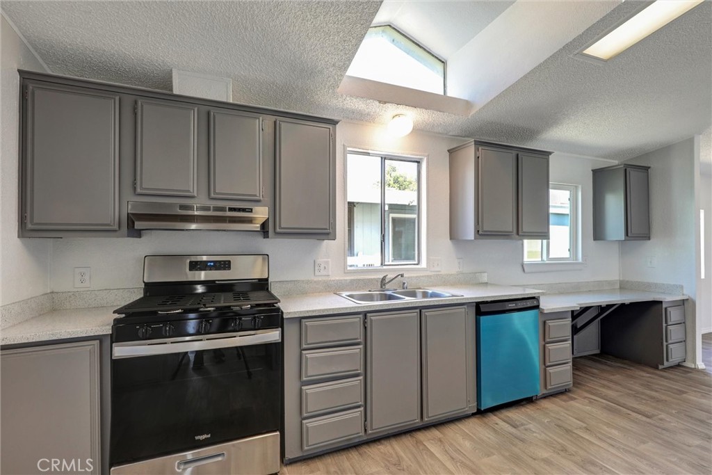 80 E Dawes Street 138