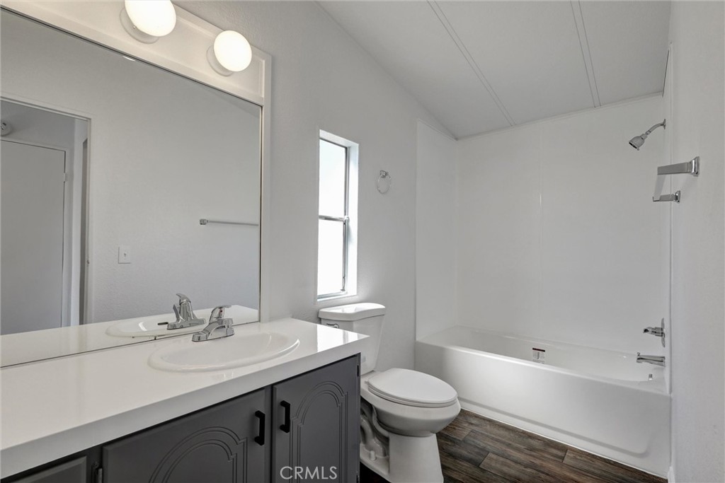 80 E Dawes Street 202