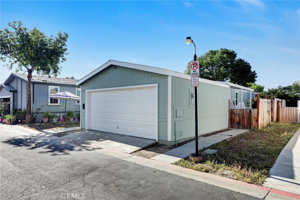 80 E Dawes Street 204