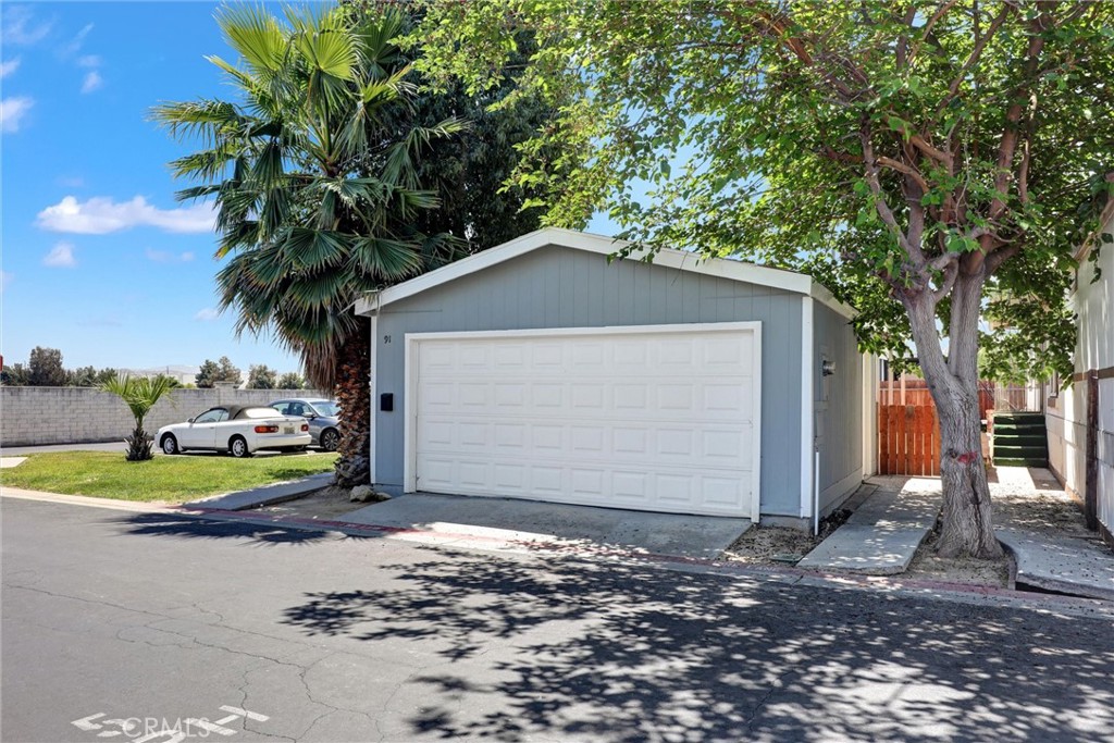 80 E Dawes Street 91