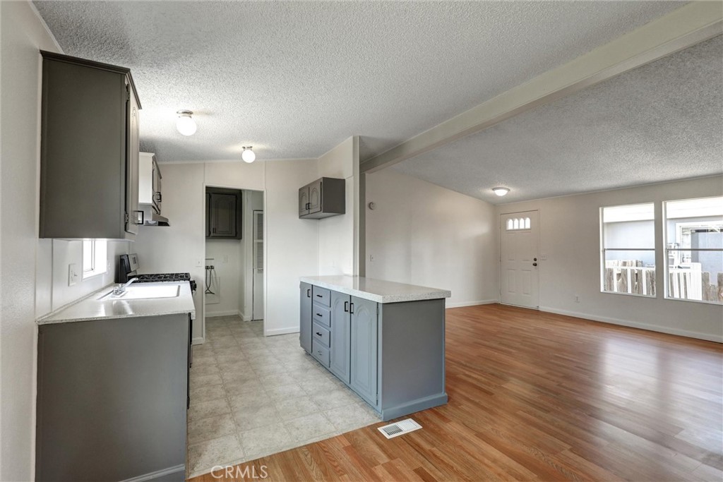 80 E Dawes Street 82