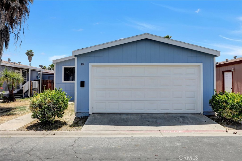 80 E Dawes Street 82