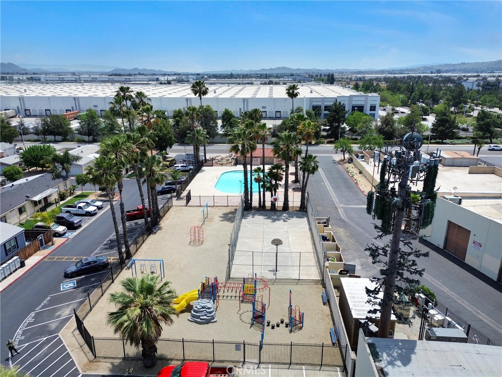 80 E Dawes Street 82