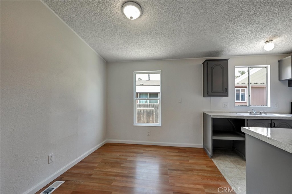 80 E Dawes Street 82