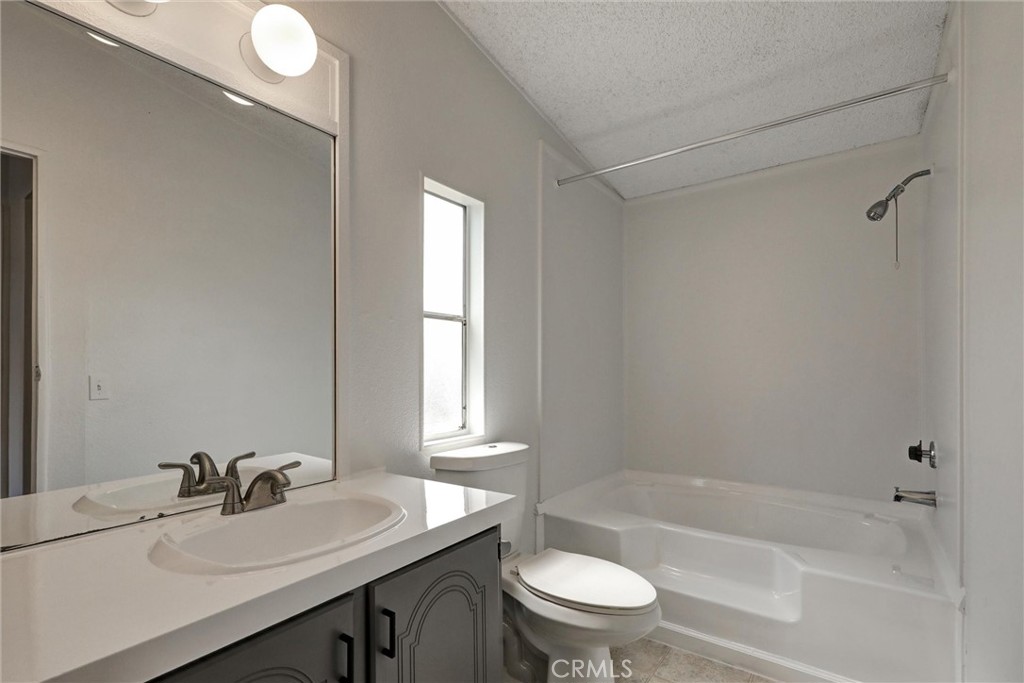 80 E Dawes Street 82