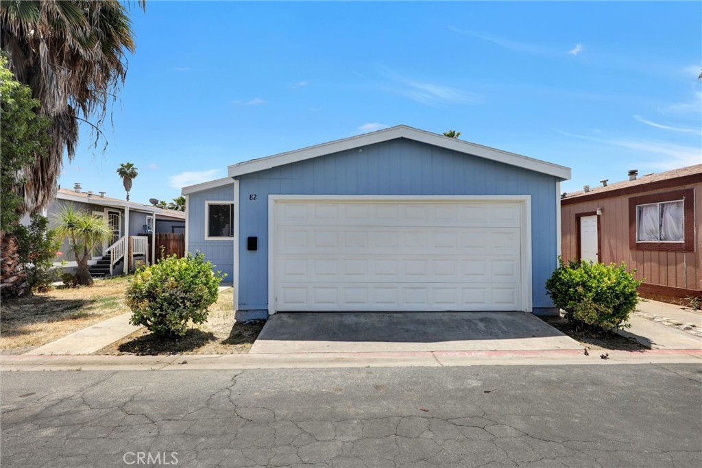 80 E Dawes Street 82