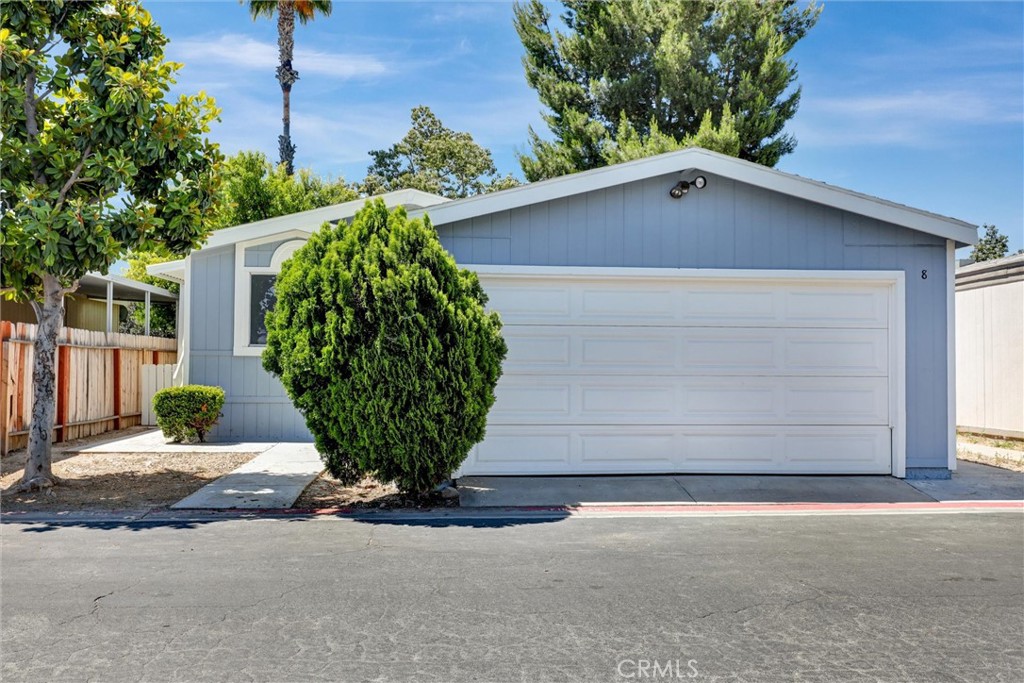 80 E Dawes Street 8