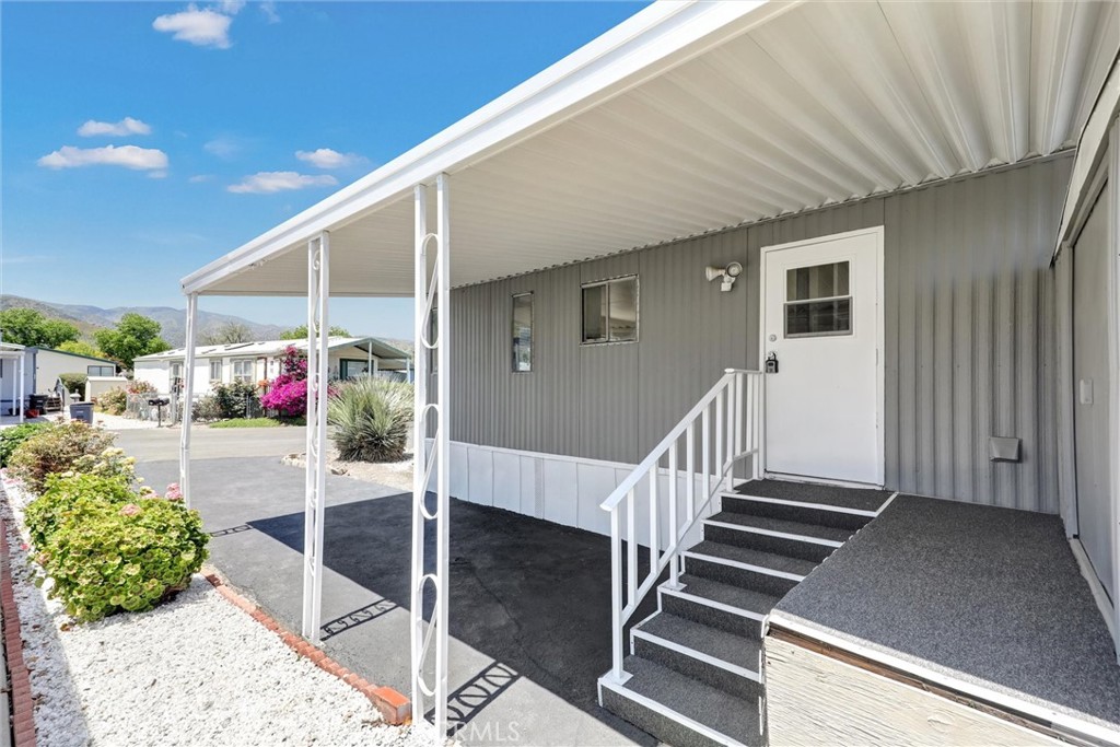 32900 Riverside Drive 66