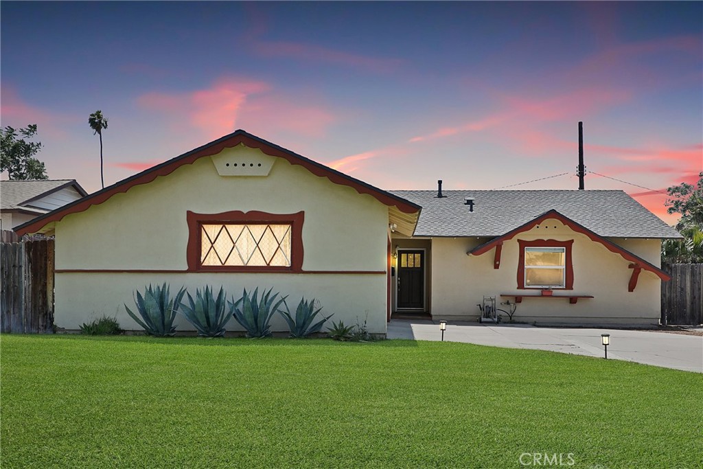 4582 Toyon Road