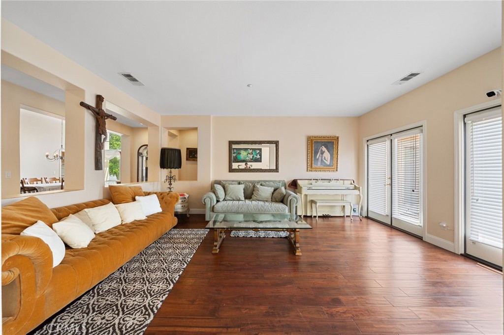 6517 Applewood Street