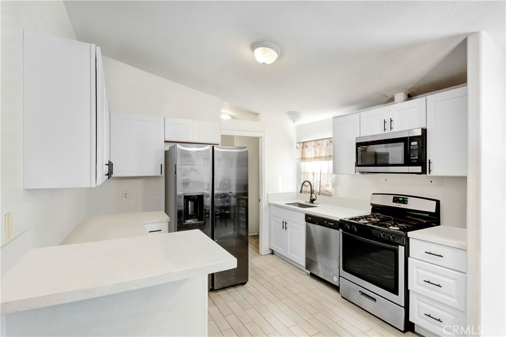 700 E Washington Street 172