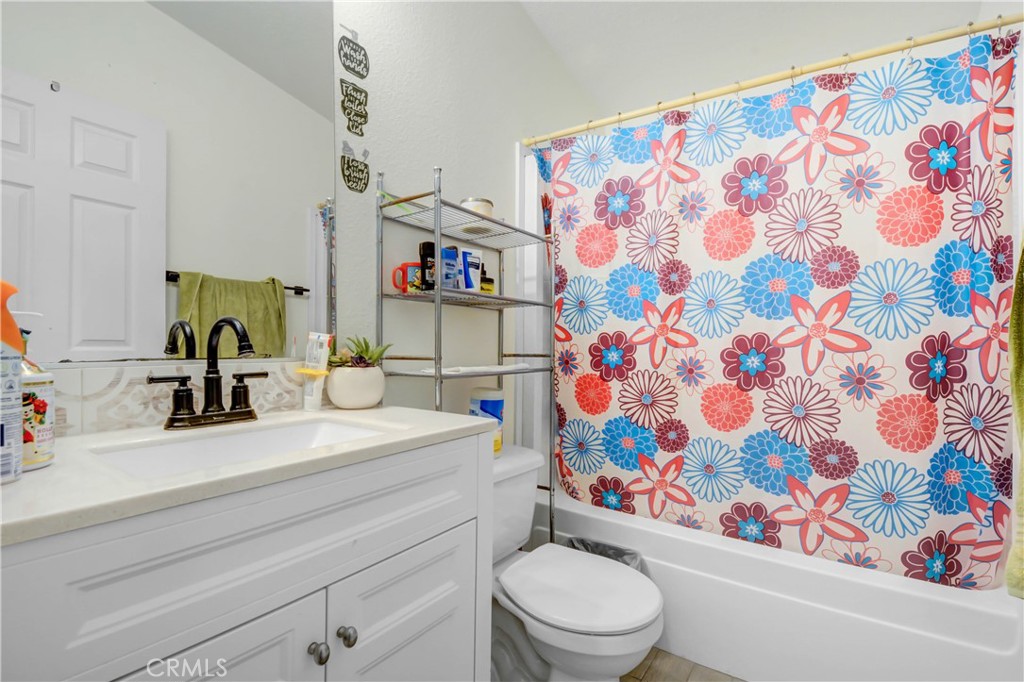 700 E Washington Street 172