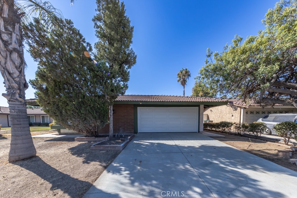 23833 Hutton Court