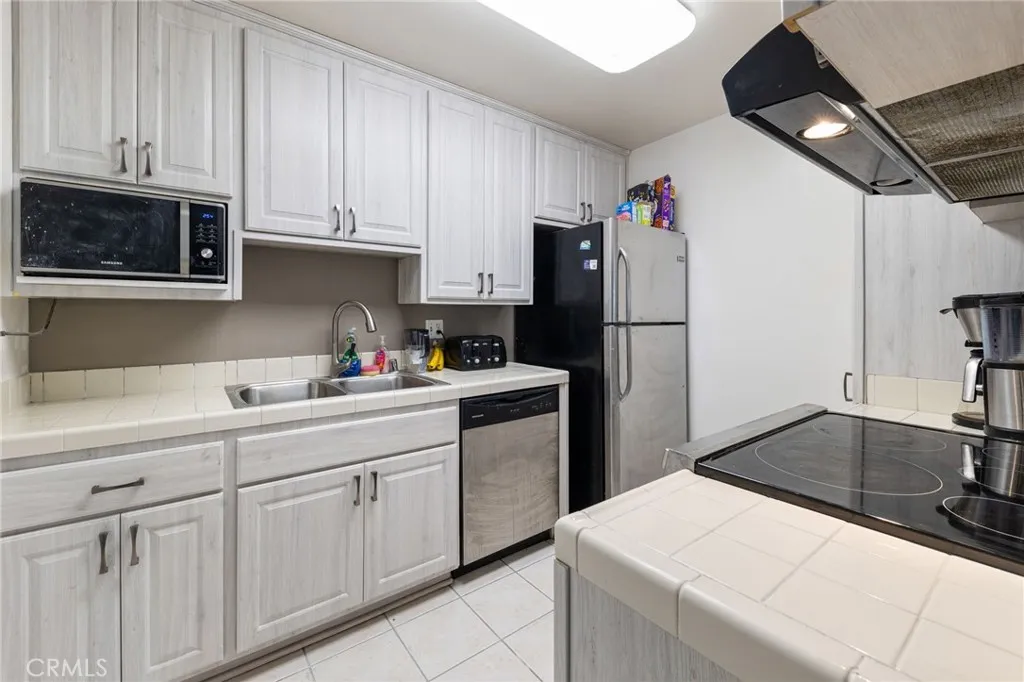 2821 E Jackson Avenue # A