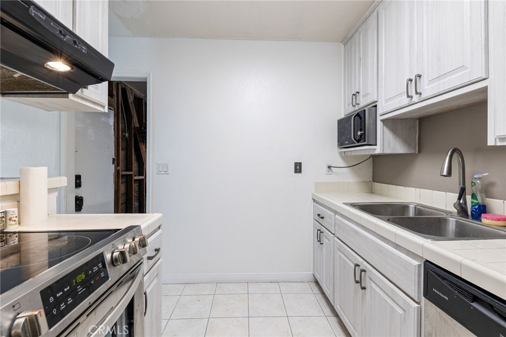 2821 E Jackson Avenue A