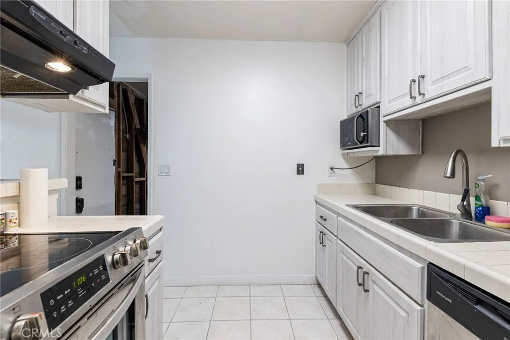 2821 E Jackson Avenue # A
