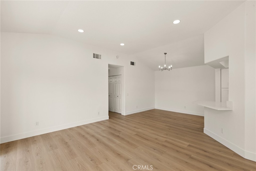 8115 E Oak Ridge Circle