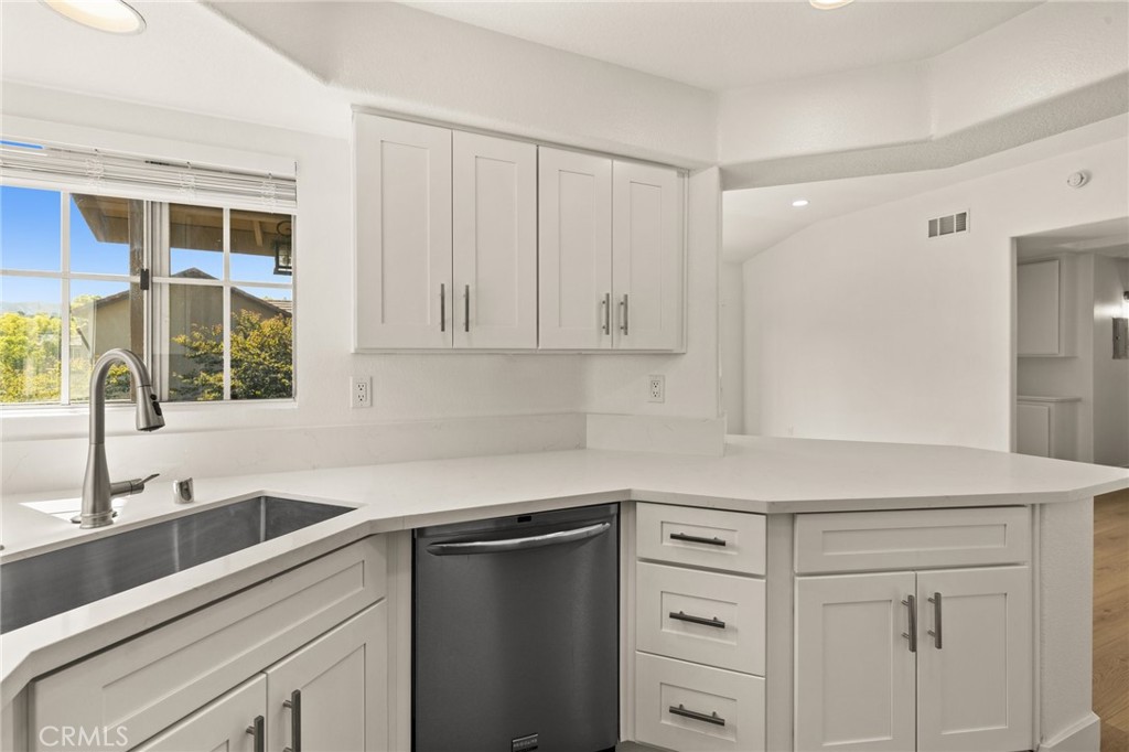 8115 E Oak Ridge Circle