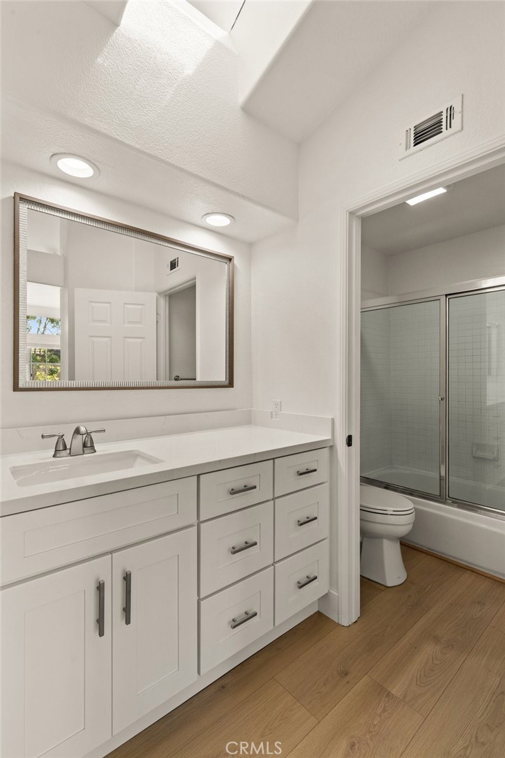 8115 E Oak Ridge Circle