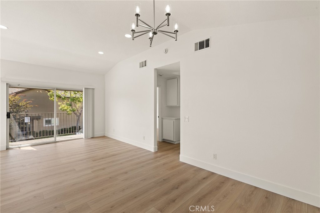 8115 E Oak Ridge Circle