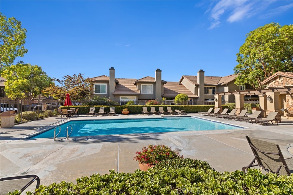 8115 E Oak Ridge Circle