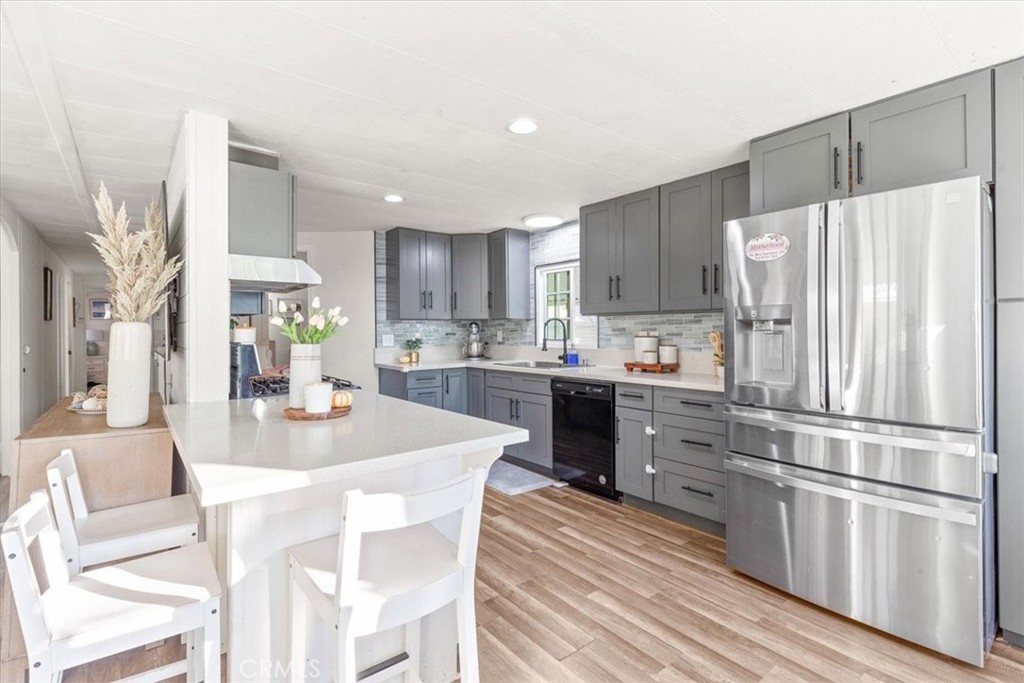 9080 Bloomfield Avenue 146