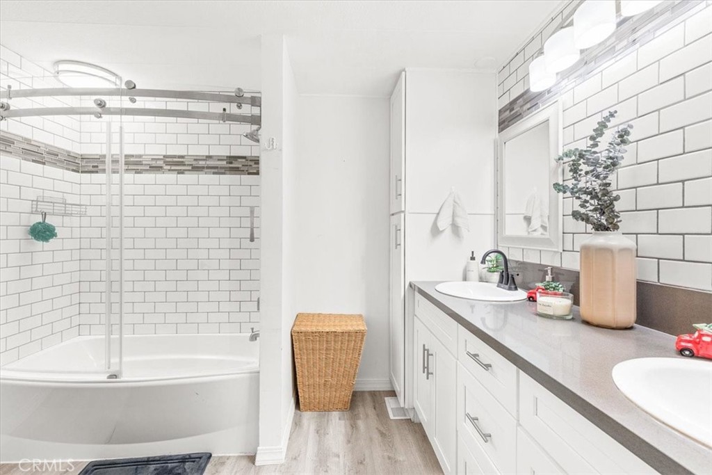 9080 Bloomfield Avenue 146