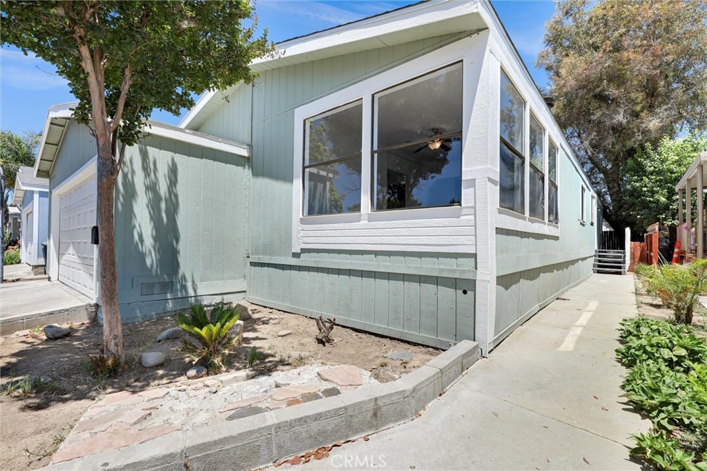 80 E Dawes Street 97