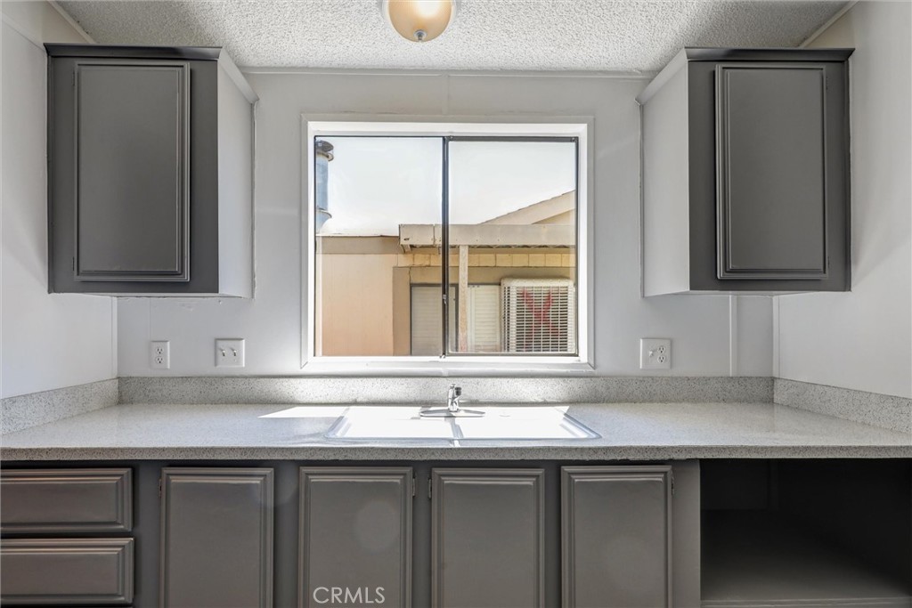 80 E Dawes Street 97