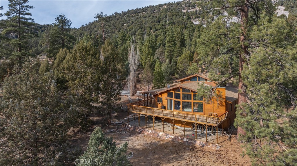1136 Log Lane