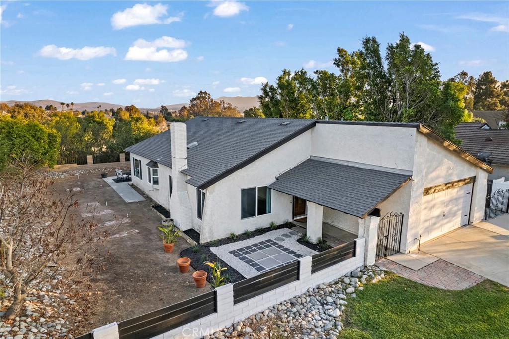 971 Oakdale St.