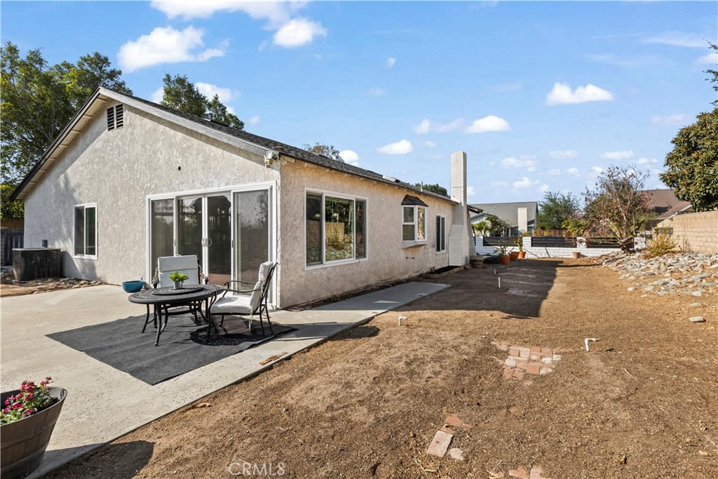971 Oakdale St.