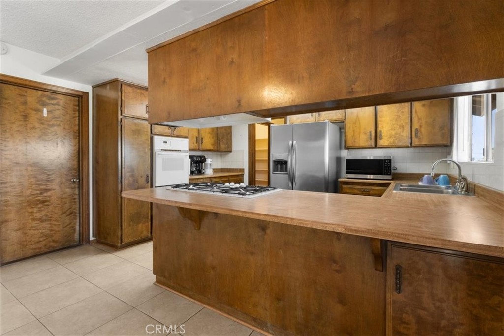 17800 Krameria Avenue