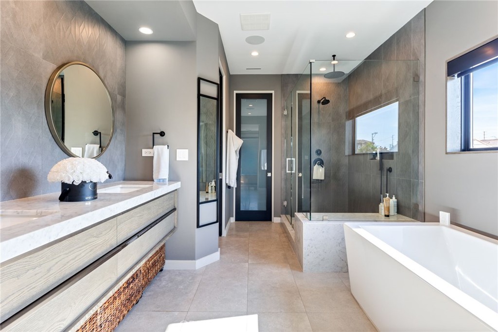 1002 Huntington Street