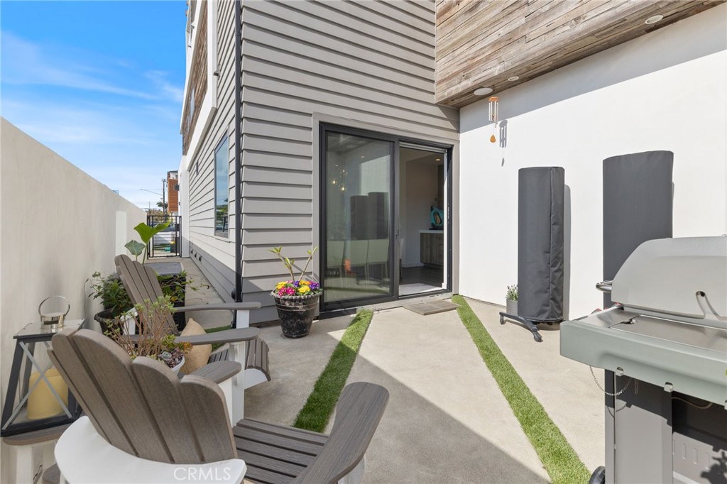 1002 Huntington Street