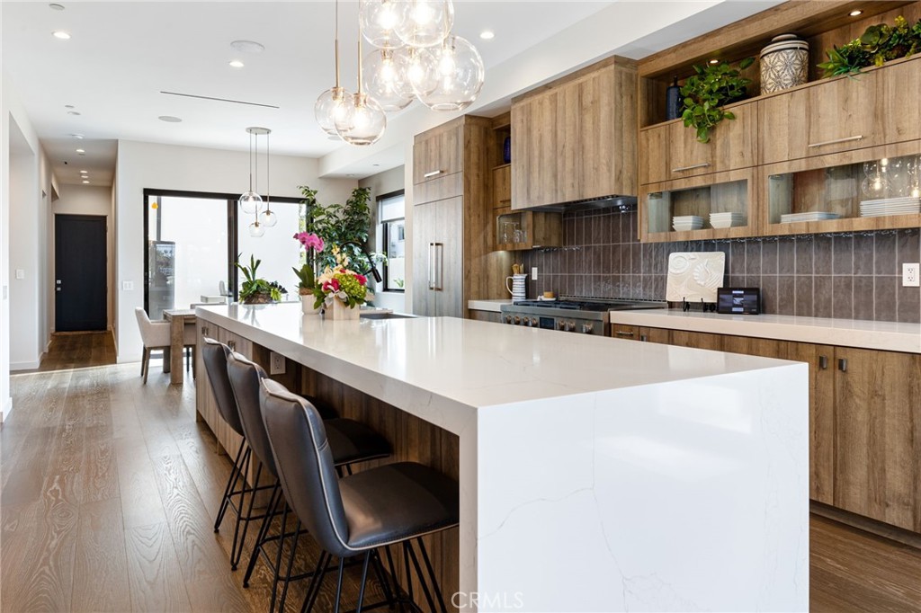 1002 Huntington Street