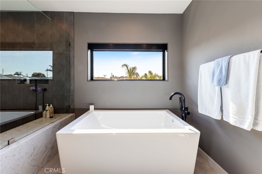 1002 Huntington Street