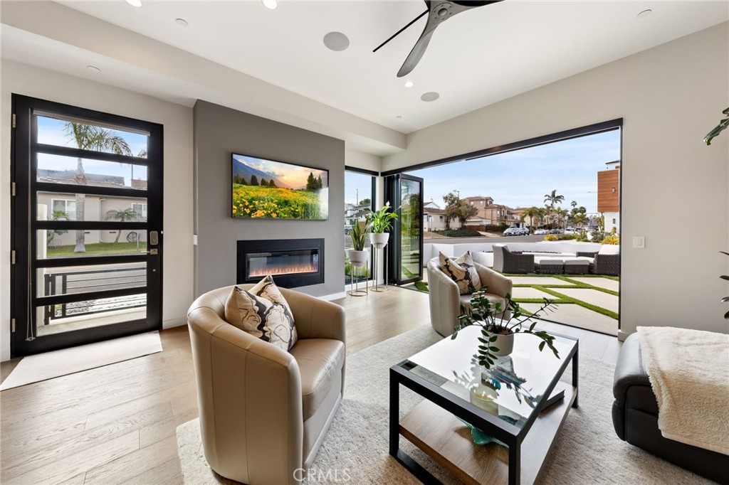 1002 Huntington Street