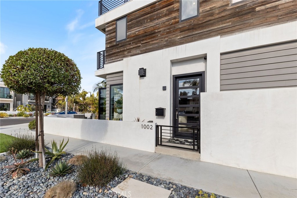 1002 Huntington Street