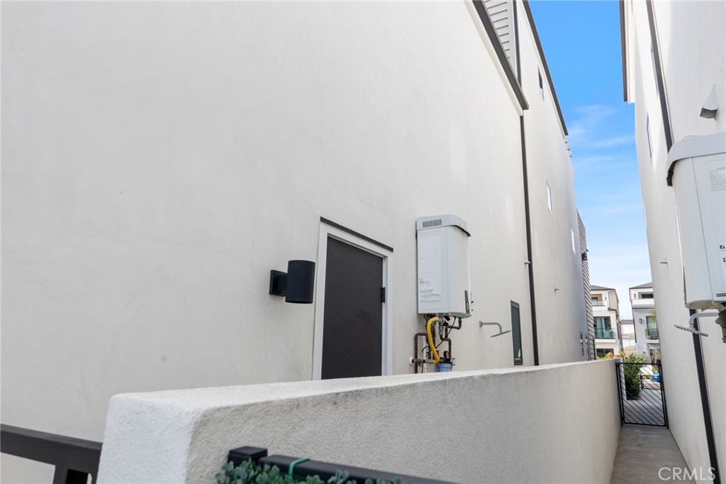 1002 Huntington Street