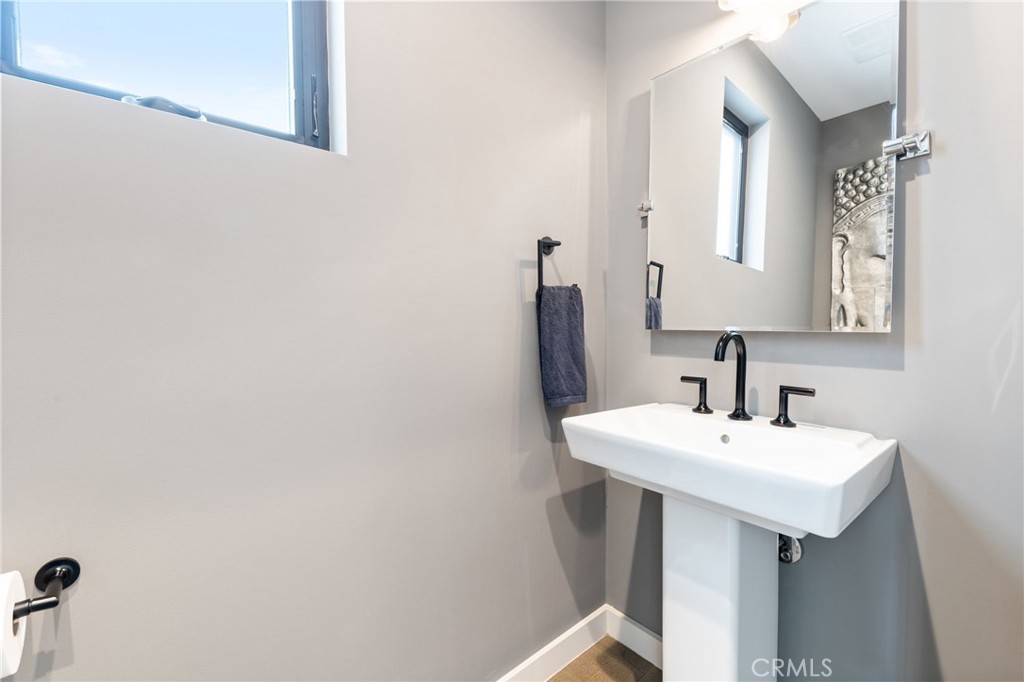 1002 Huntington Street